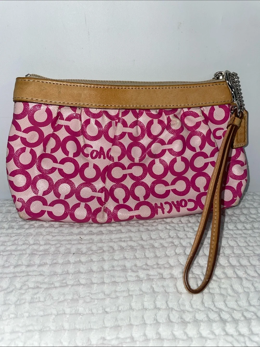 COACH PINK SIGNATURE WRISTLET FTL-07-040